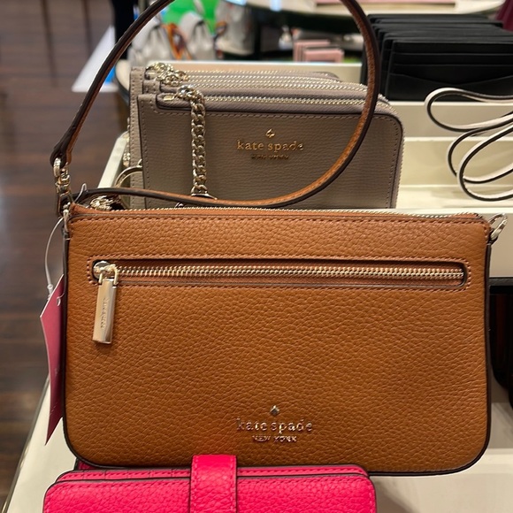 kate spade Handbags - Kate Spade Leila Pebble Leather Convertible Wristlet Wallet Clutch
Warm Gngrbrd
